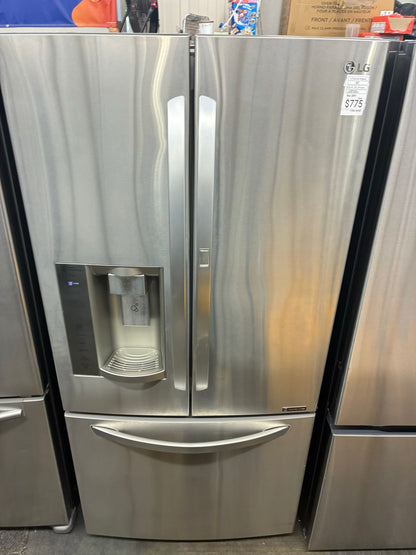 LG French door refrigerator stainless steel 33” ice maker water dispenser show case