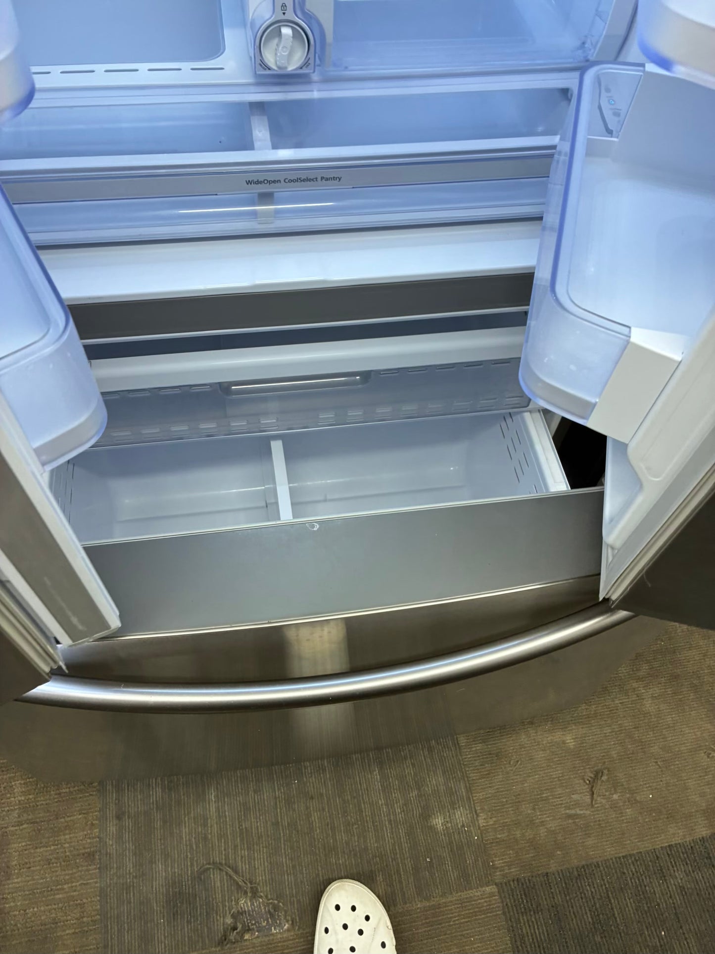 Samsung French door refrigerator stainless steel 36” ice maker water dispenser