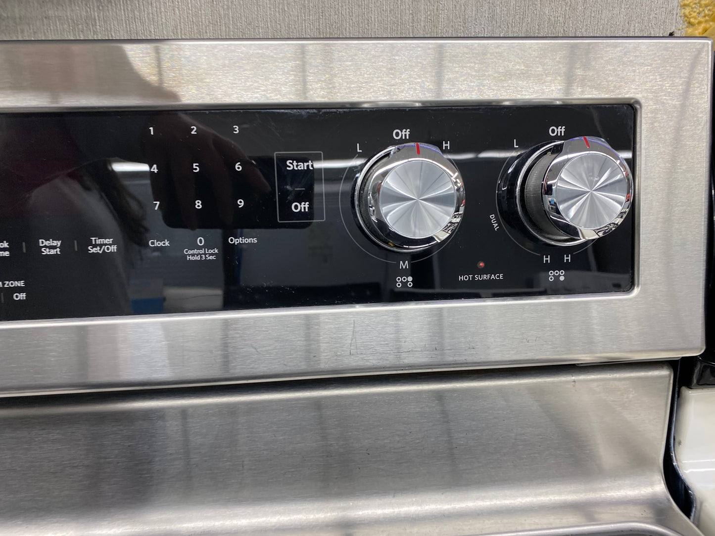 Item: #ER74N  kitchen Aid electric range 5 burner  range 30 in Convection