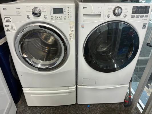 LG WASHER N DRYER FRONT LOAD ELECTRIC 27” WHITE WITH PEDESTAL
