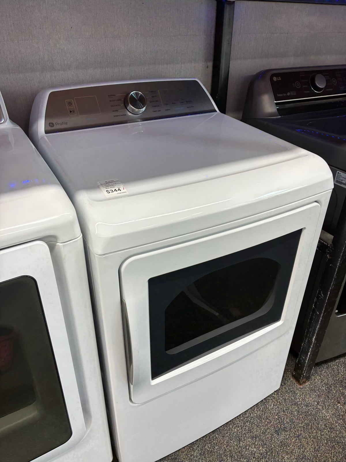 GE electric dryer 27” large capacity white