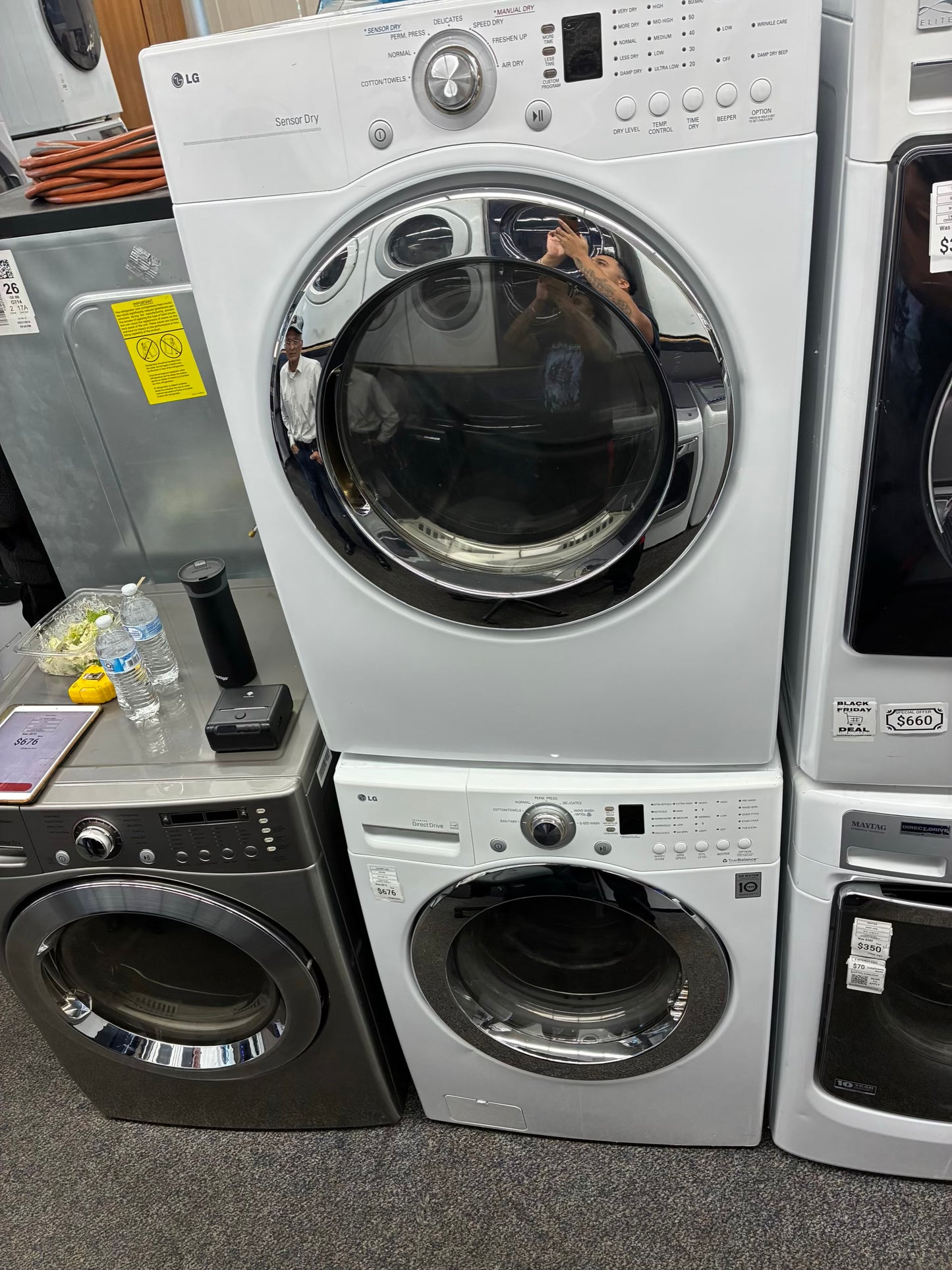 LG WASHER N DRYER FRONT LOAD ELECTRIC 27” WHITE