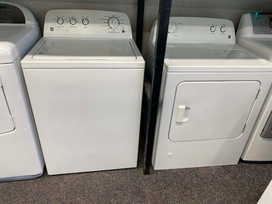 ITEM#W83J Kenmore washer and gas dryer white top load 27 inch