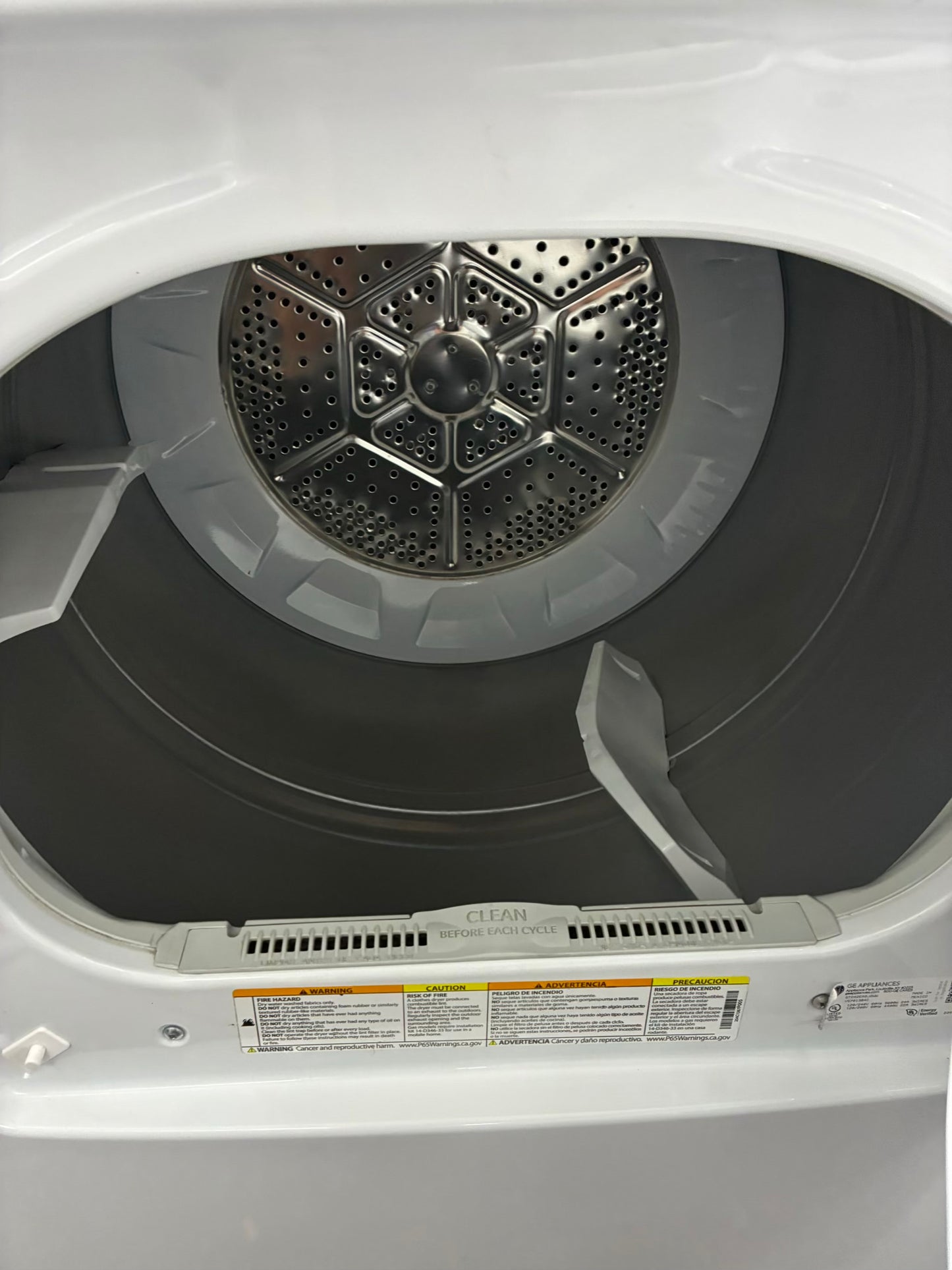 GE electric dryer 27” large capacity white