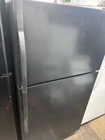 Kenmore top freezer refrigerator  33”black
