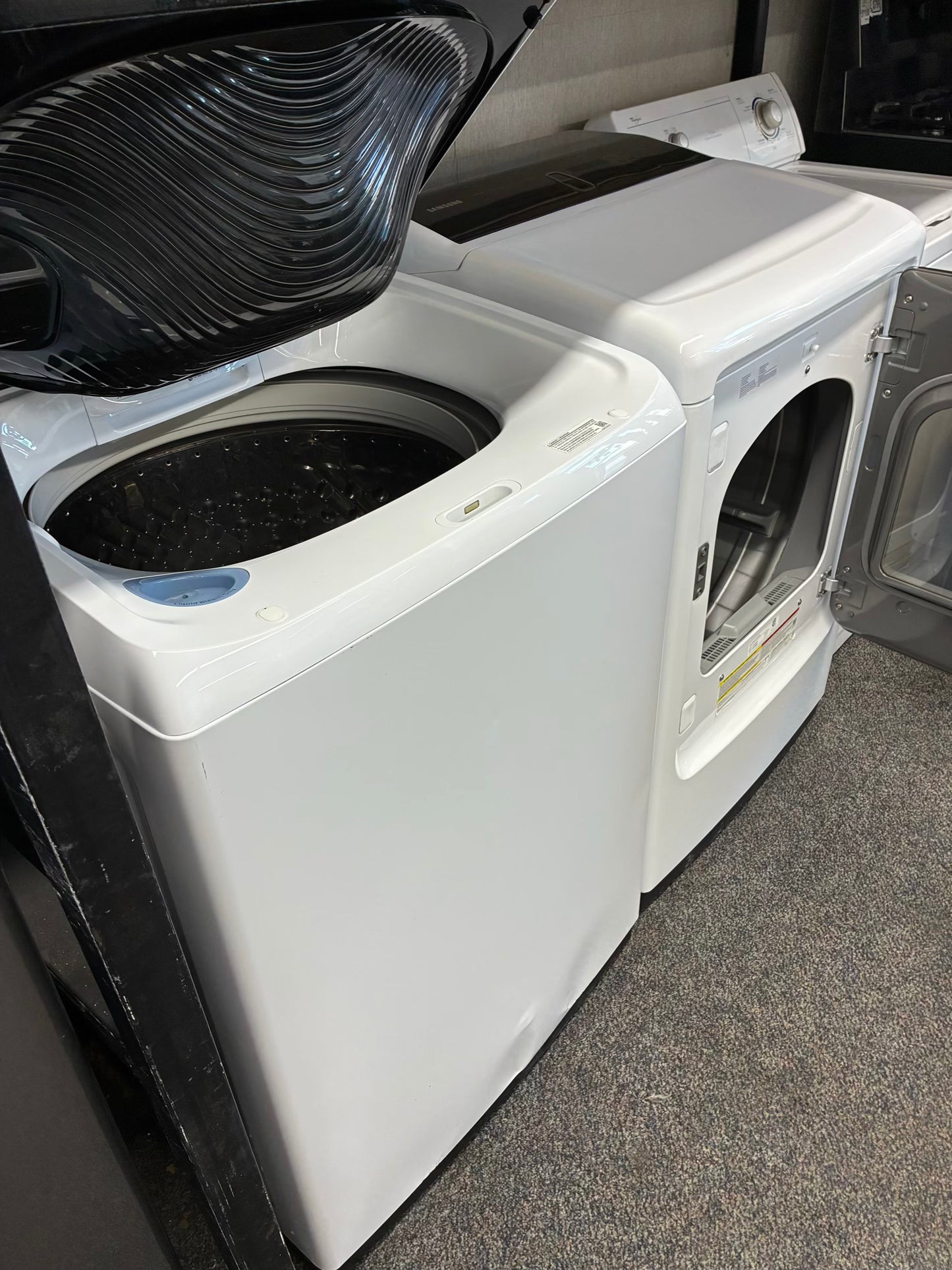 Samsung Gas set washer and dryer 27” white