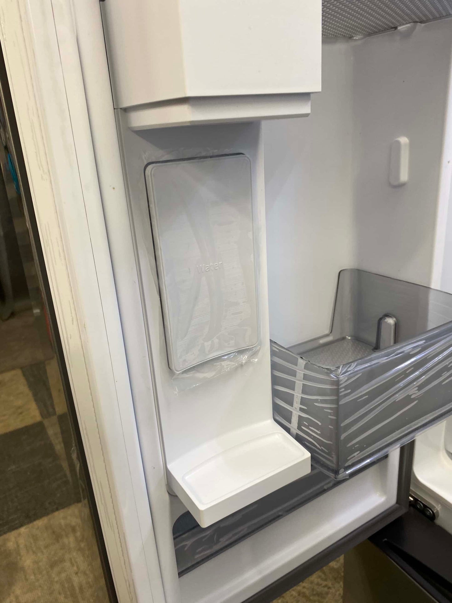 ITEM: RF833 Samsung 31 cu. ft. Mega Capacity 4-Door French Door Refrigerator with Dual Auto Ice Maker in Stainless Steel 36”