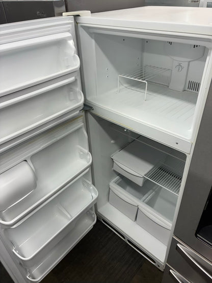 Kenmore Top Freezer Refrigerator 30” white