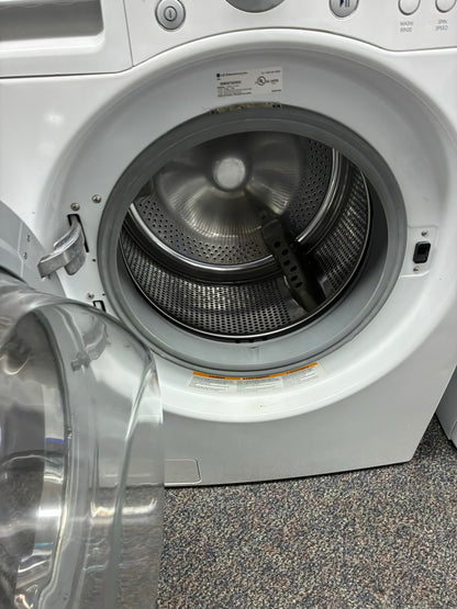 LG WASHER N DRYER FRONT LOAD ELECTRIC 27”