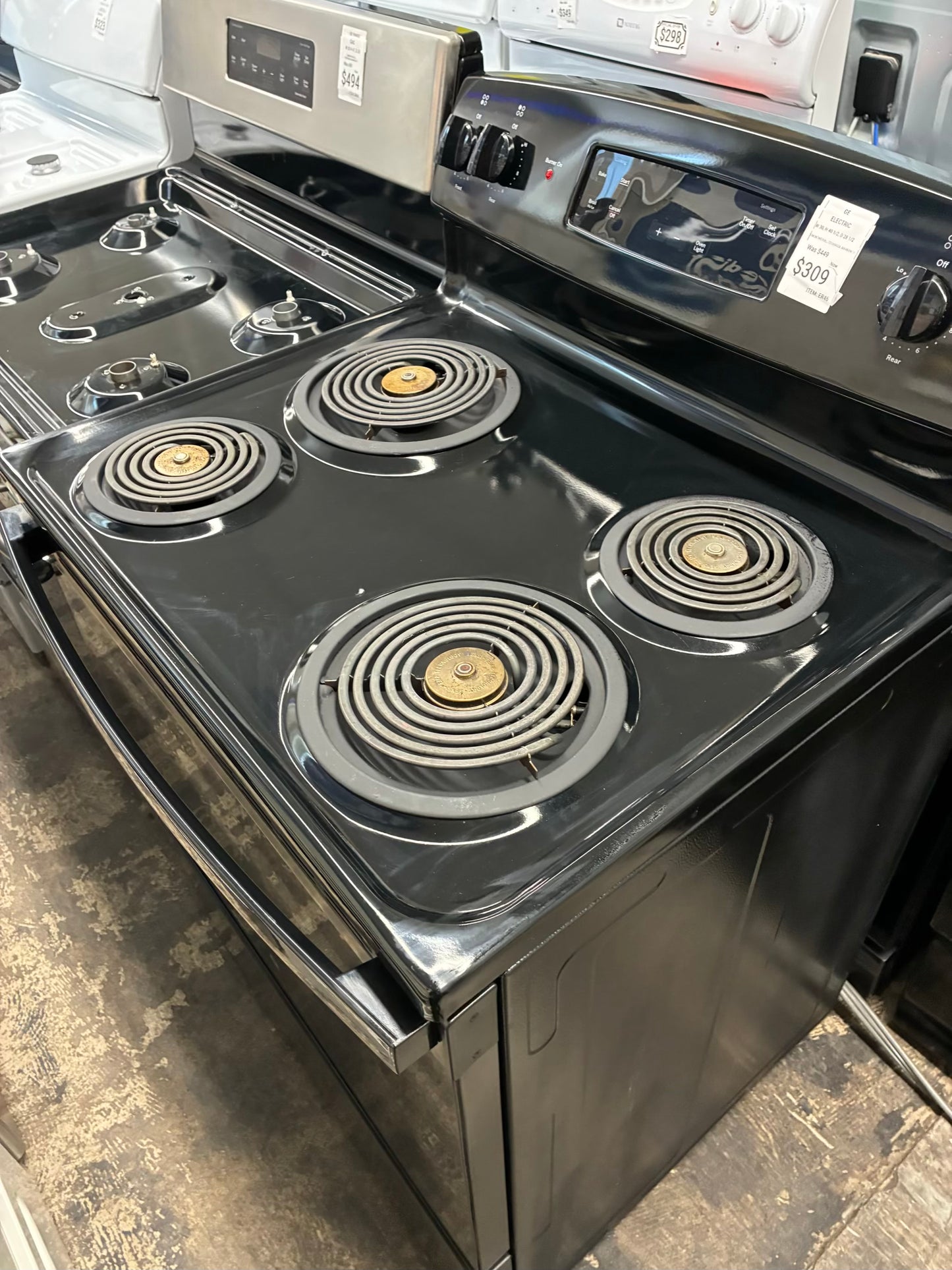 GE  electric range black 4 burners 30”