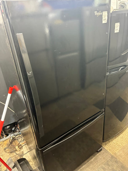 Whirlpool bottom freezer refrigerator black 33”