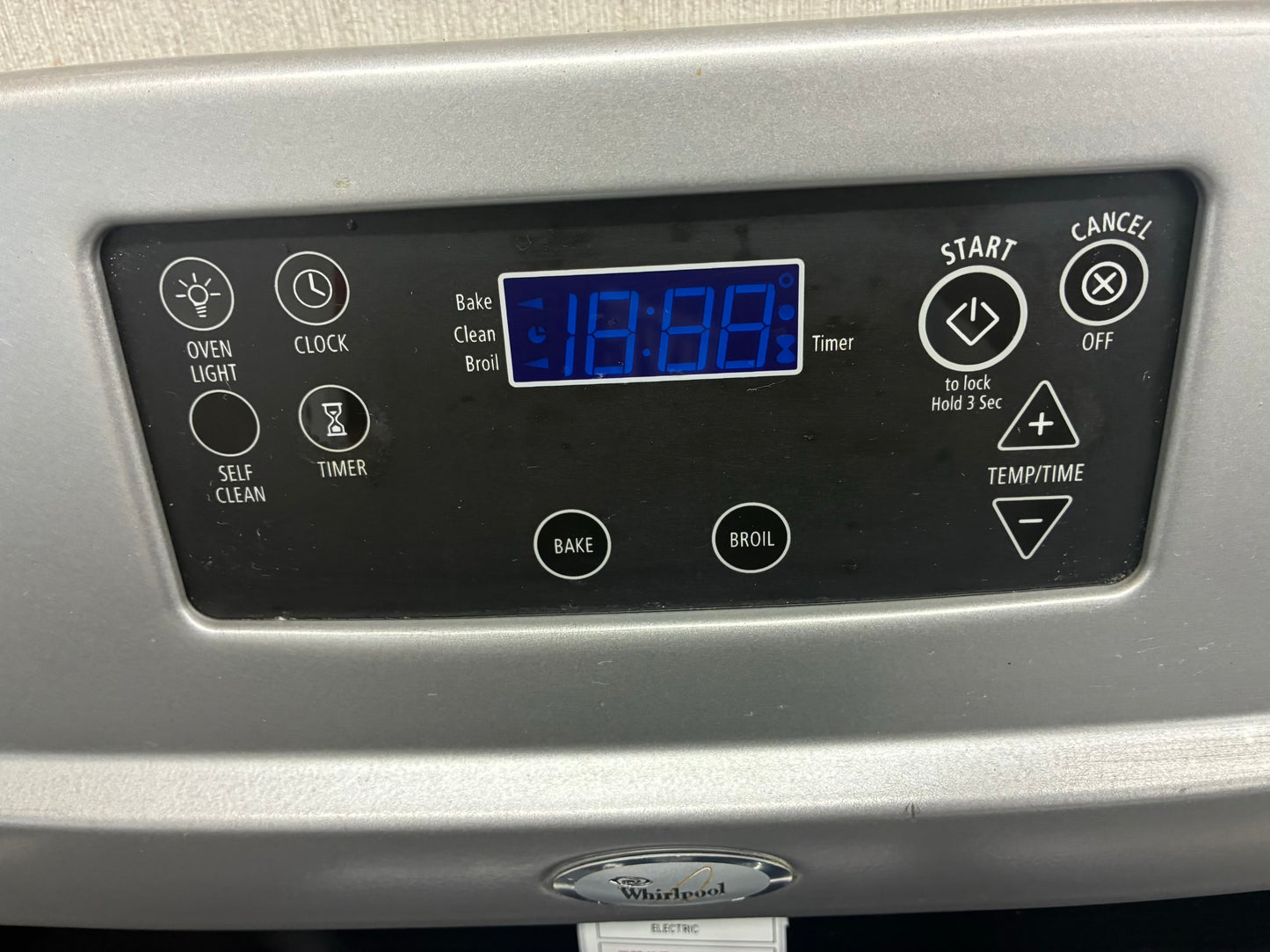 Whirlpool electric white  range 4 burner 30 inch