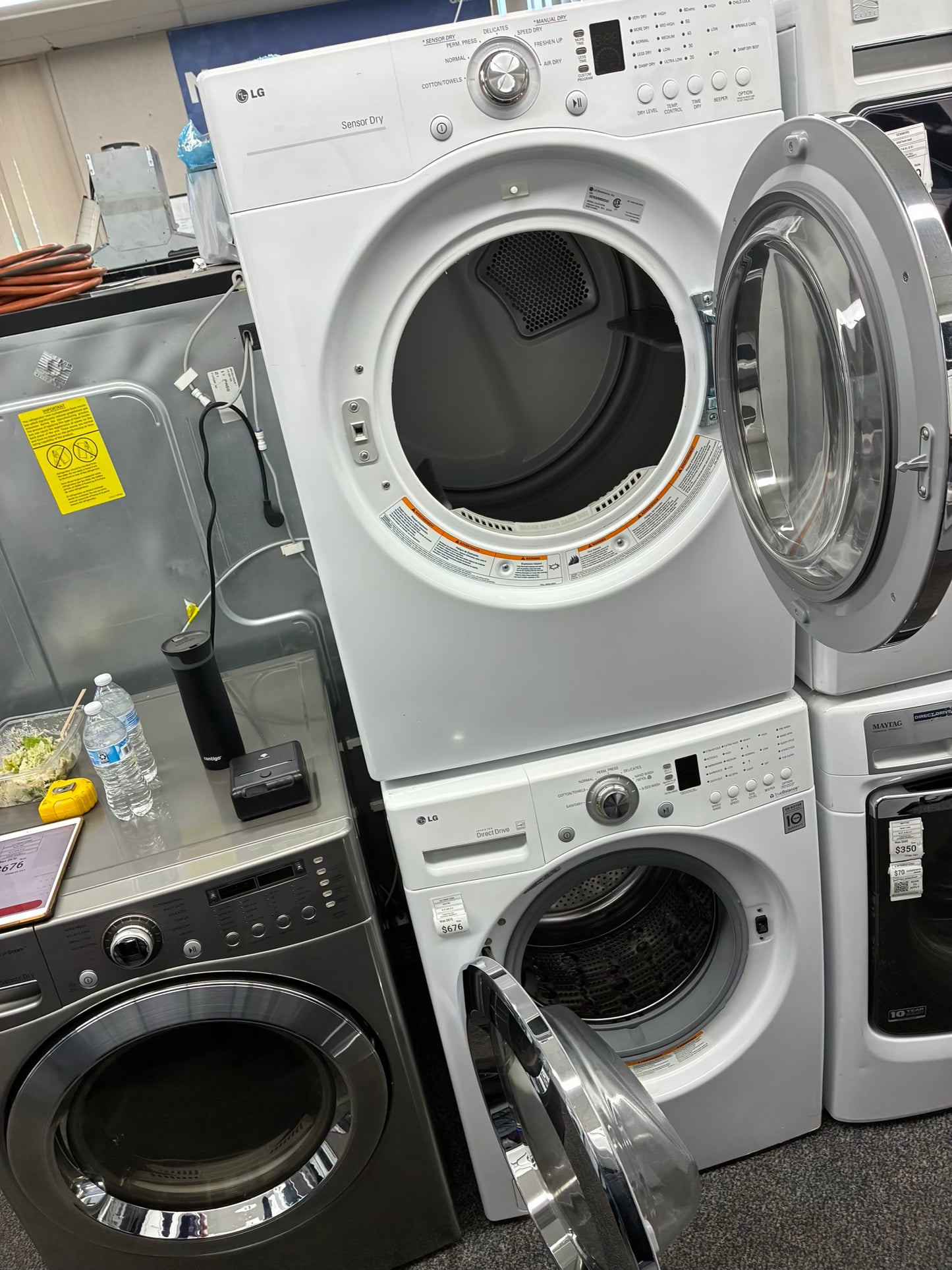 LG WASHER N DRYER FRONT LOAD ELECTRIC 27” WHITE