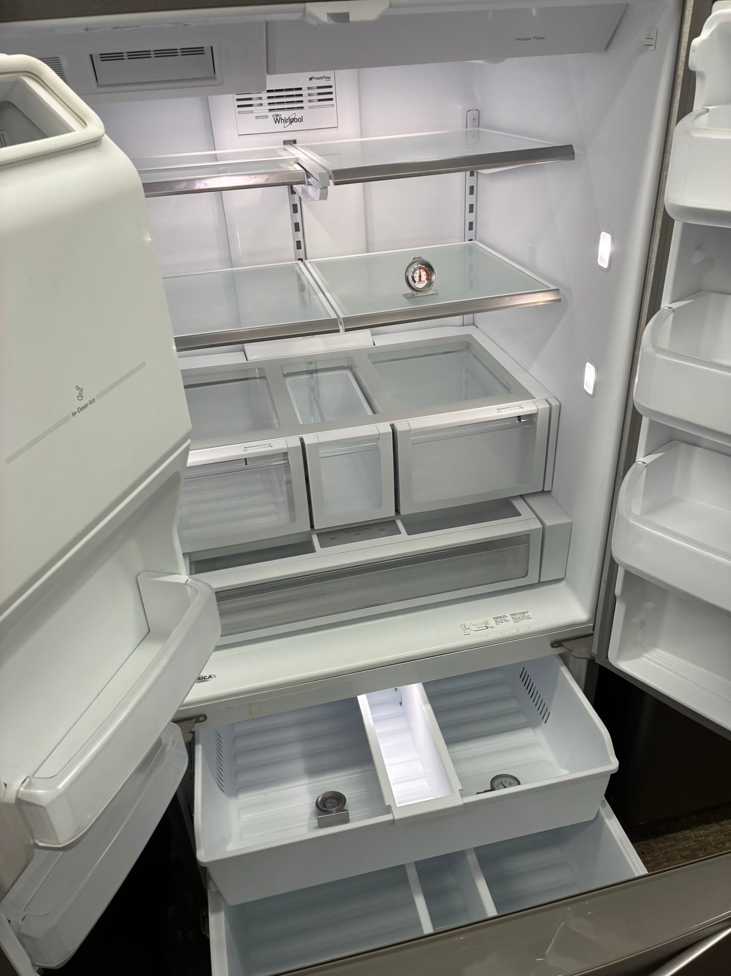 Whirlpool French door refrigerator stainless steel 36” ice maker water dispenser