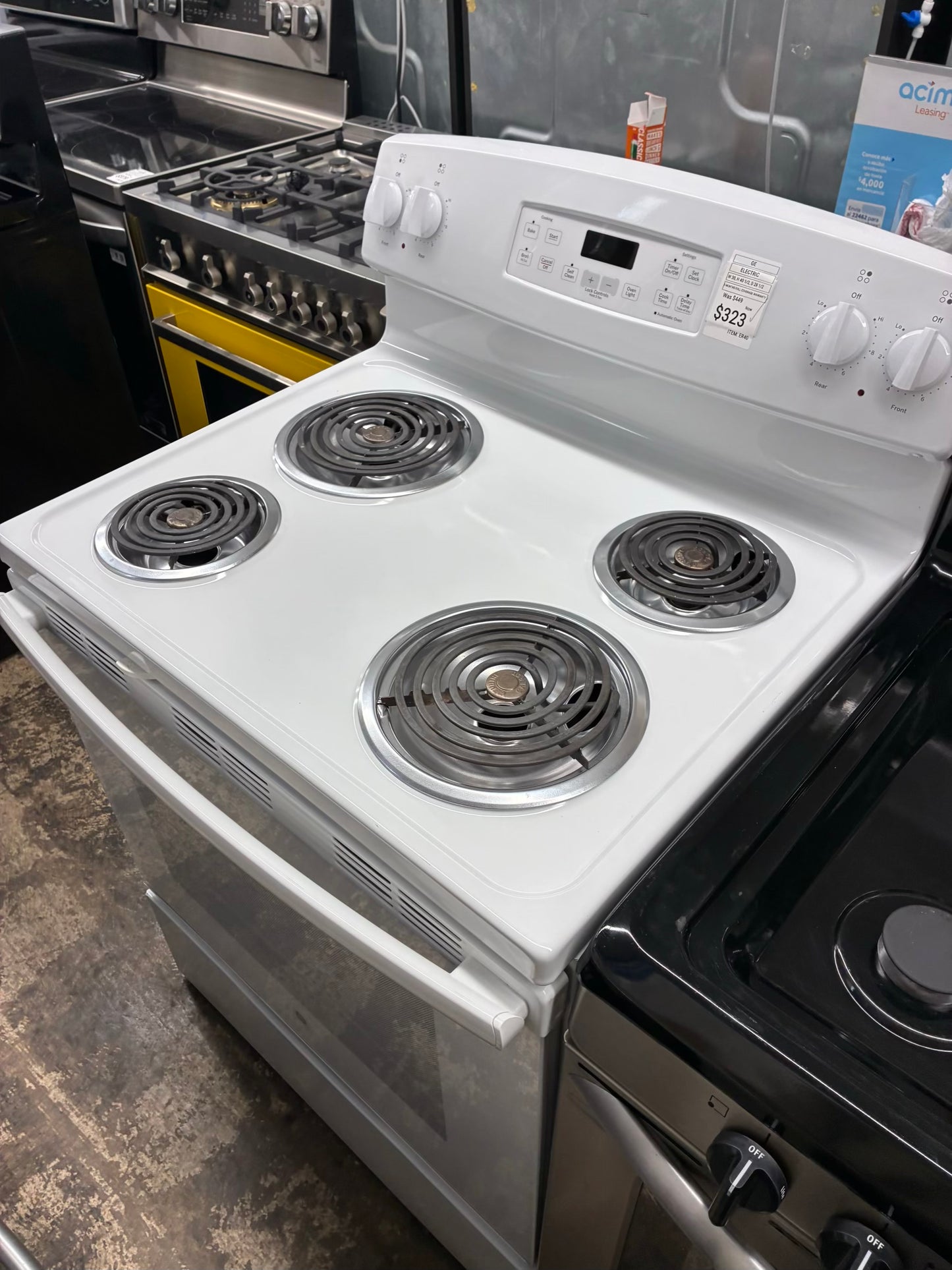 GE electric range WHITE 30”
