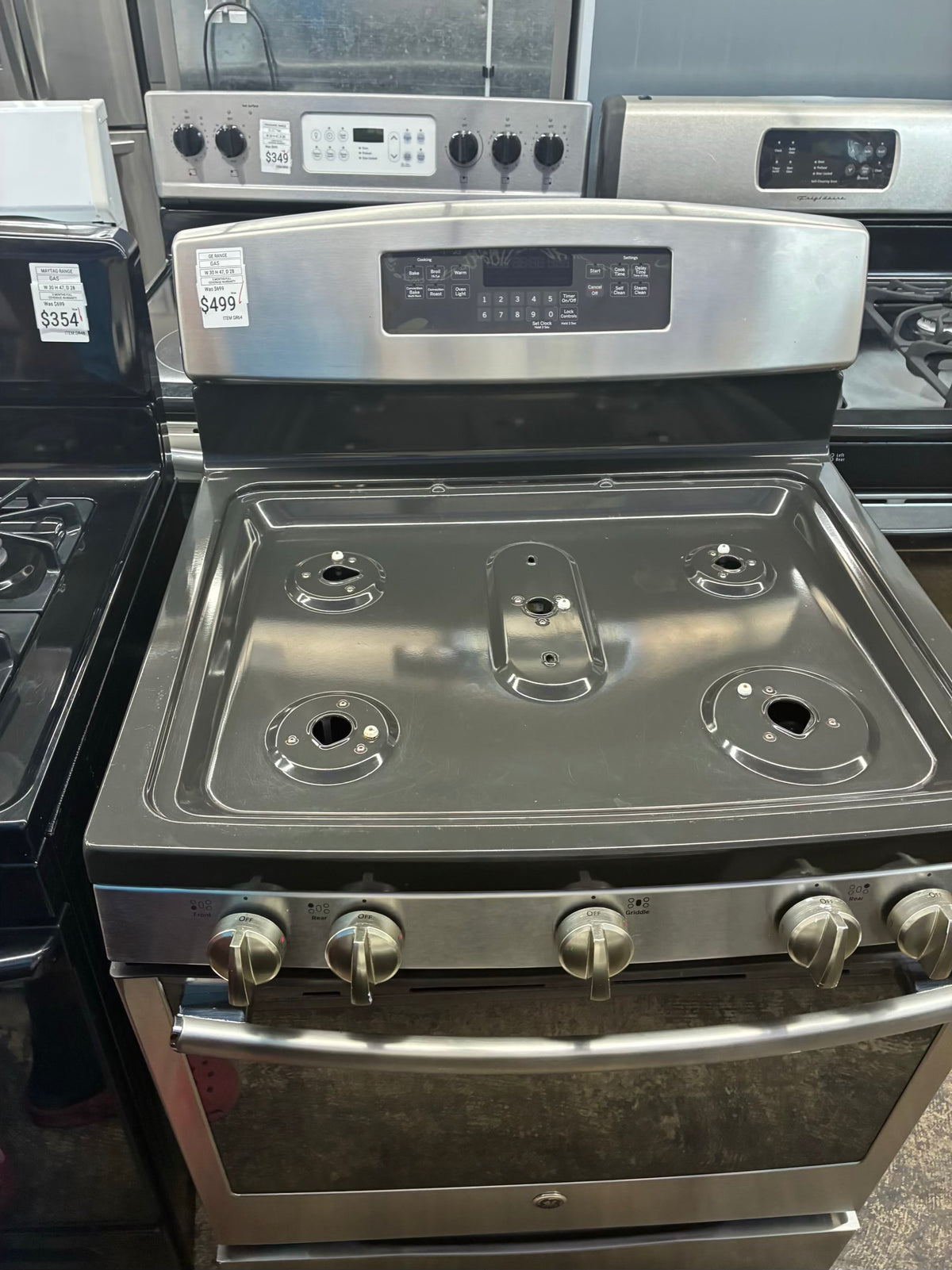 GE Gas Range Black 5 Burners 30”