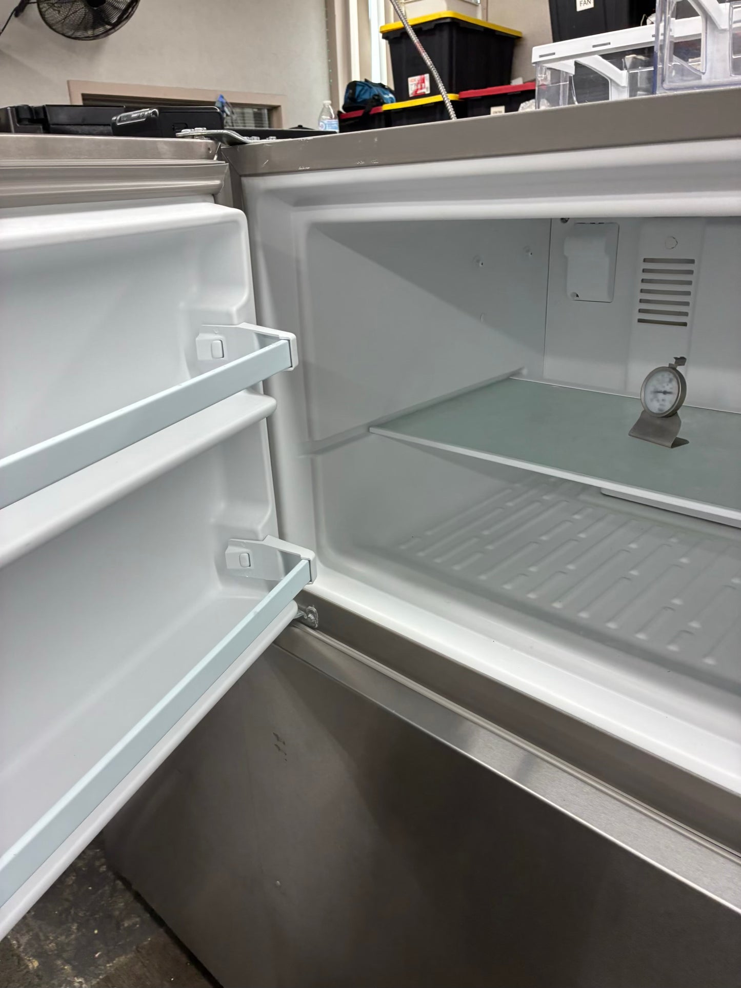 Whirlpool top freezer refrigerator white 30”