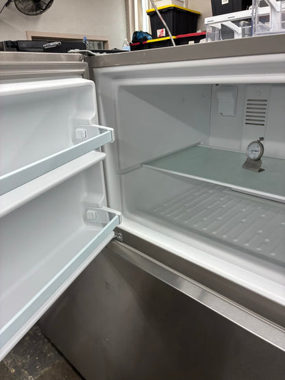 Whirlpool top freezer refrigerator white 30”