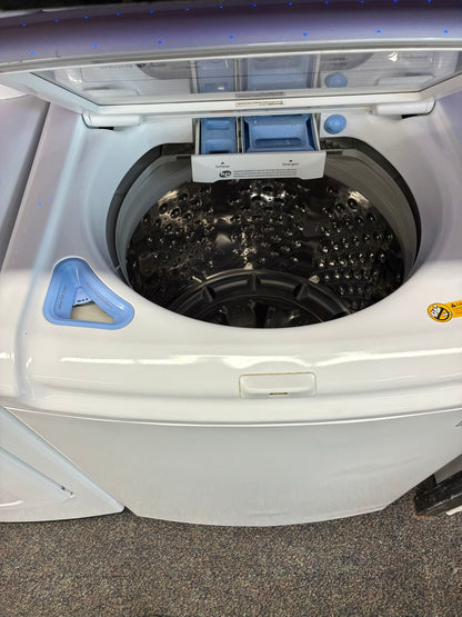 LG electric washer and dryer 27” large capacity