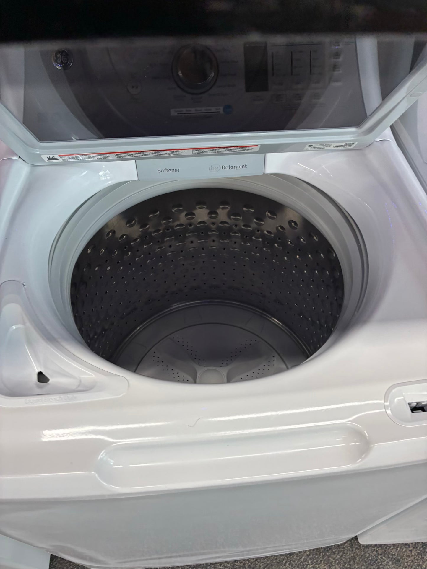 GE WASHER N DRYER TOP LOAD GAS 27”