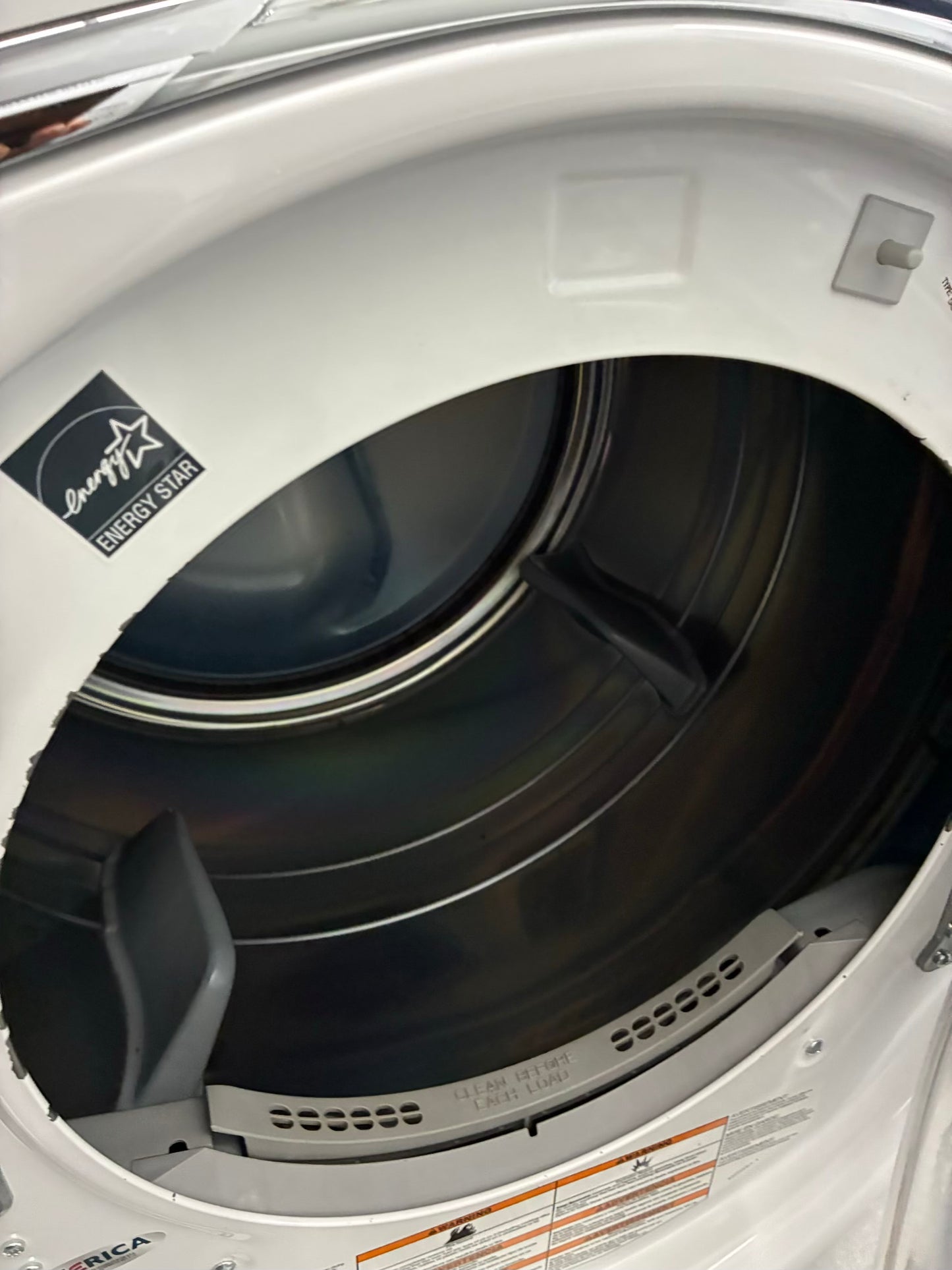 Whirlpool Electric Dryer 27” white front load