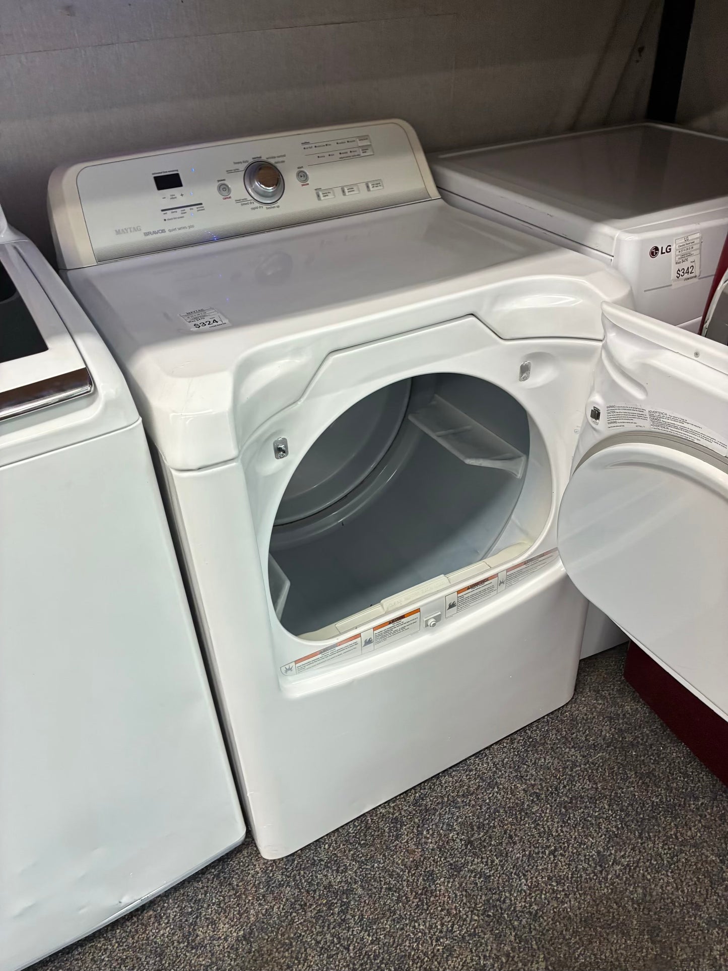 Maytag electric dryer 29” large capacity white