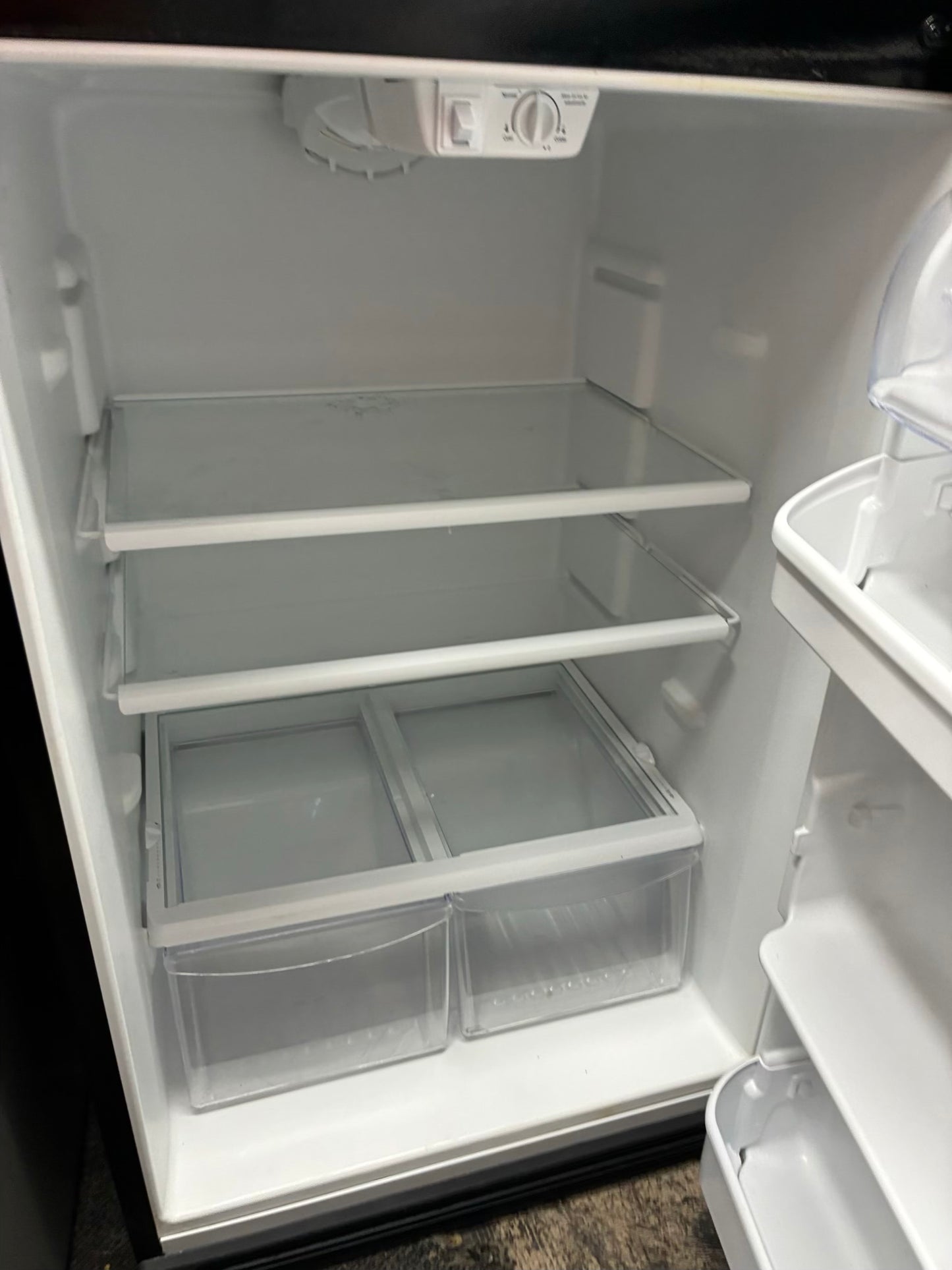 Kenmore Top Freezer Refrigerator 30” black