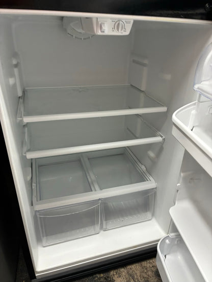 Kenmore Top Freezer Refrigerator 30” black