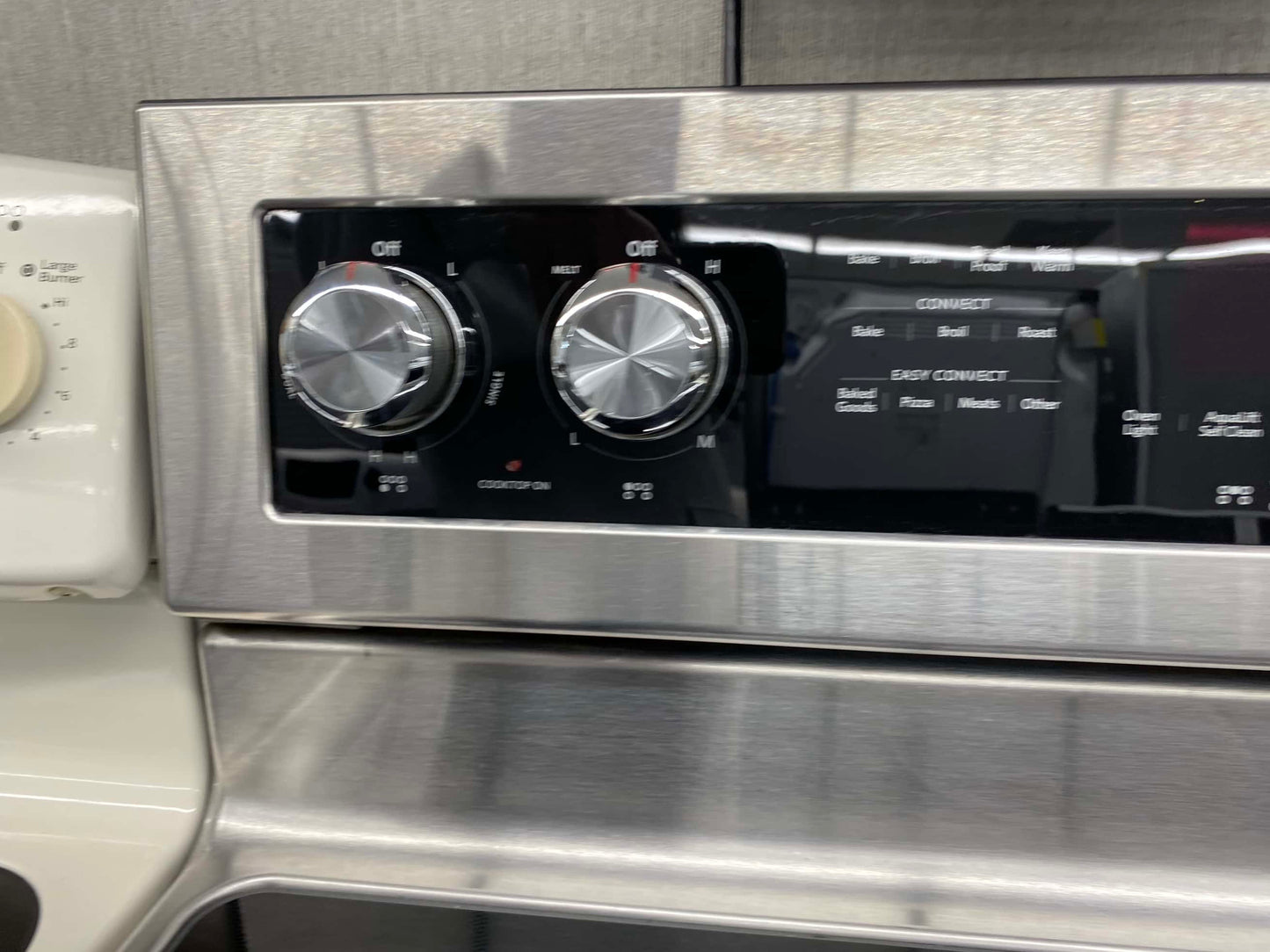 Item: #ER74N  kitchen Aid electric range 5 burner  range 30 in Convection