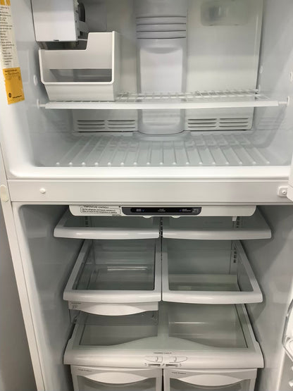White GE top freezer w ice maker