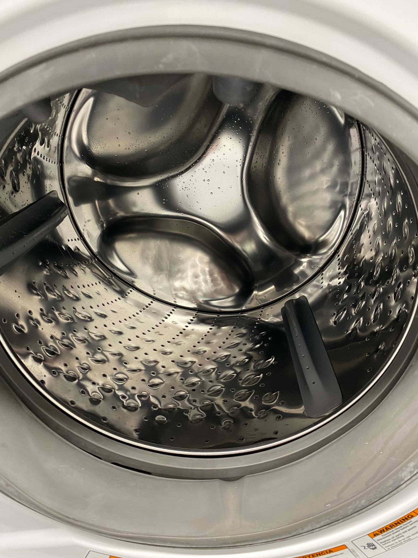 ITEM #W29Z Whirlpool front load washer machine  super capacity 27”