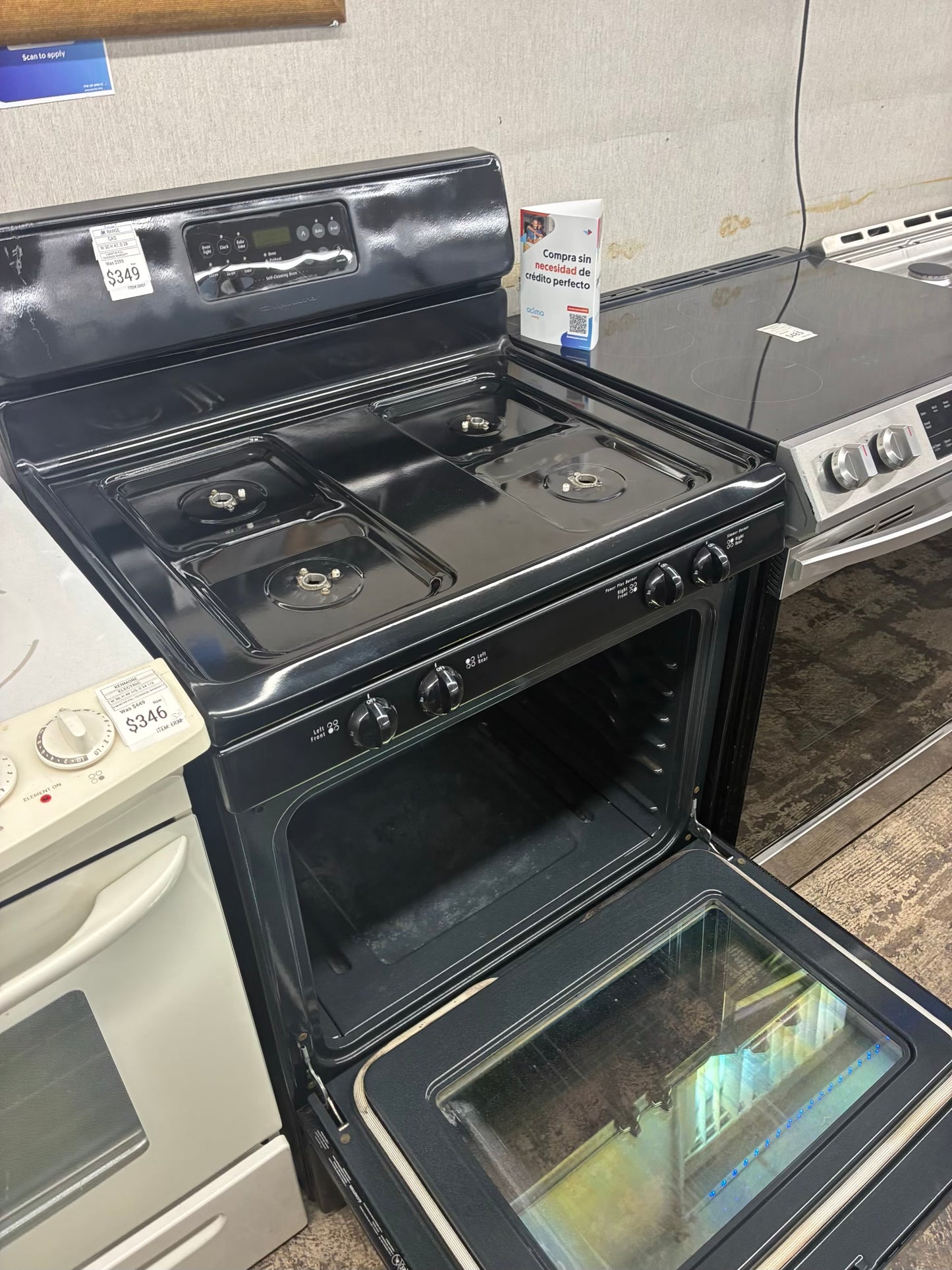 Frigidaire Gas Range black 4 Burners 30”