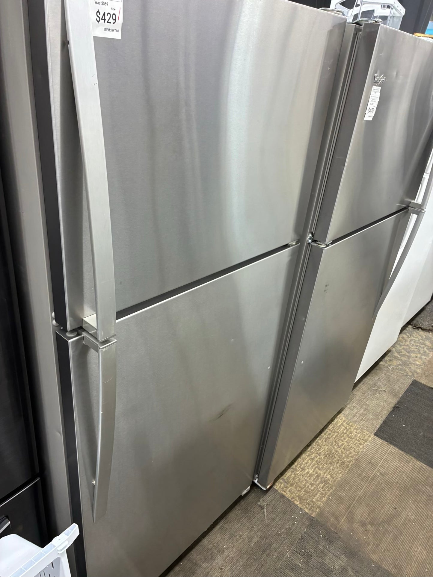 Whirlpool top freezer refrigerator white 30”