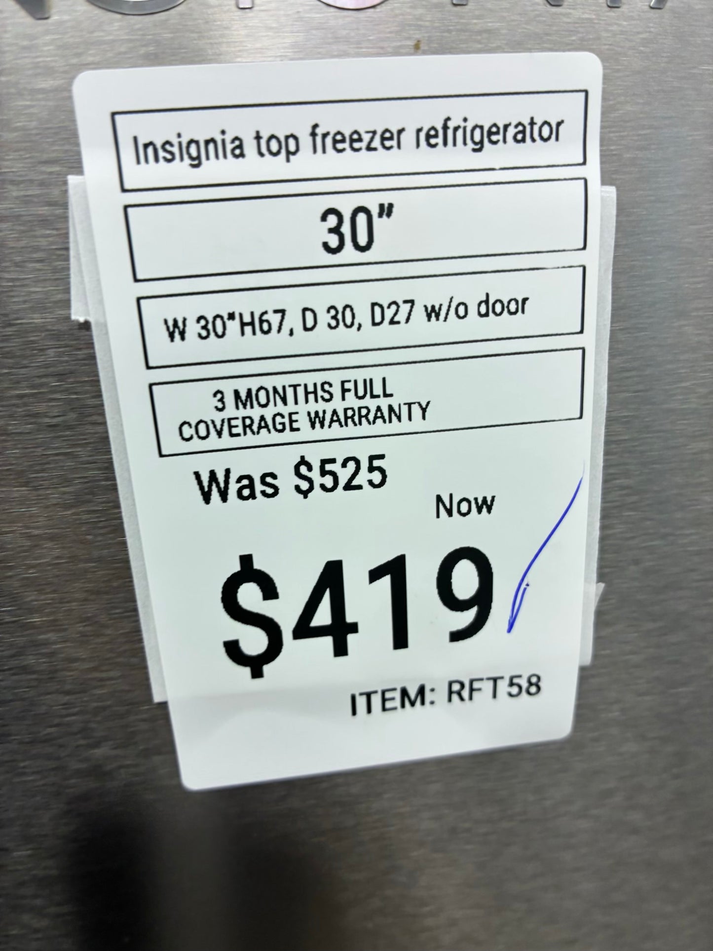 Insignia Top Freezer Refrigerator 30” stainless steel
