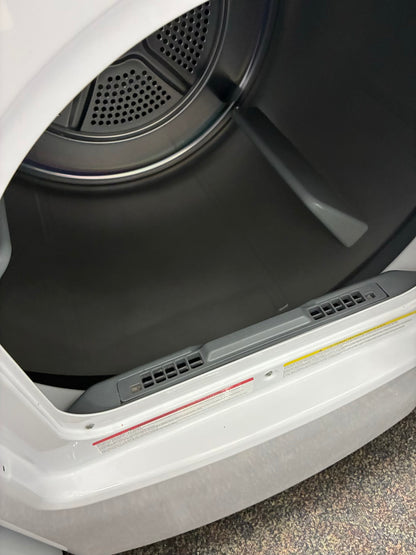 Insignia electric dryer 27” large capacity white