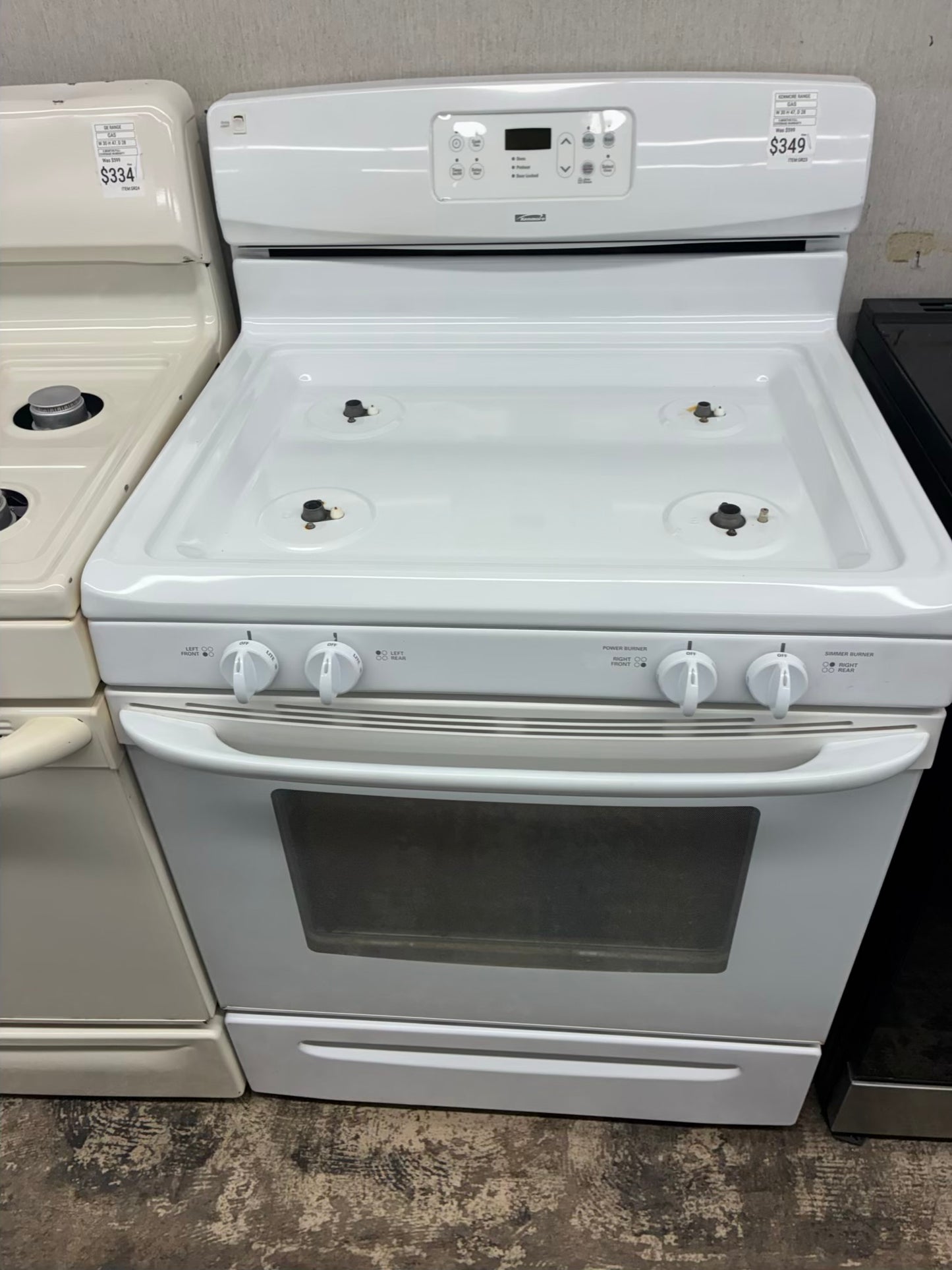 Kenmore Gas Range white color  4 Burners 30”