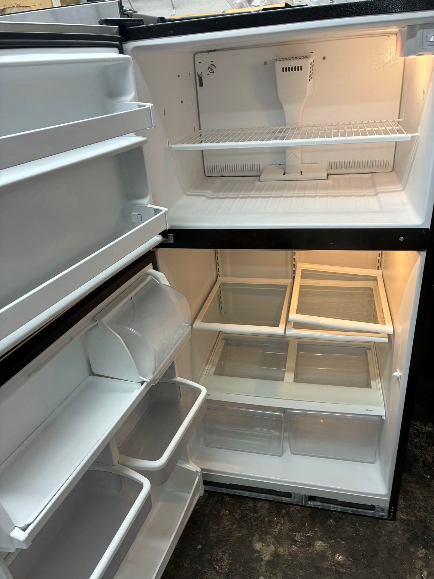 Whirlpool top freezer refrigerator stainless steel 33”