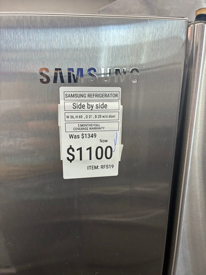 SAMSUNG side by side refrigerator stainless steel 36” ice maker water dispenser ice maker