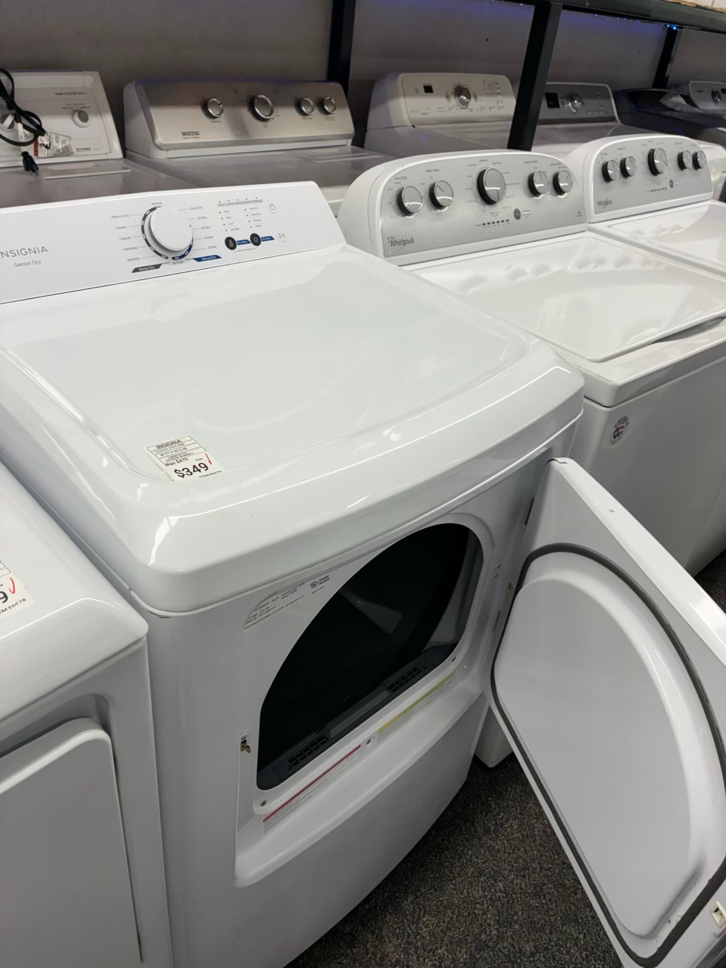 Insignia electric dryer 27” large capacity white