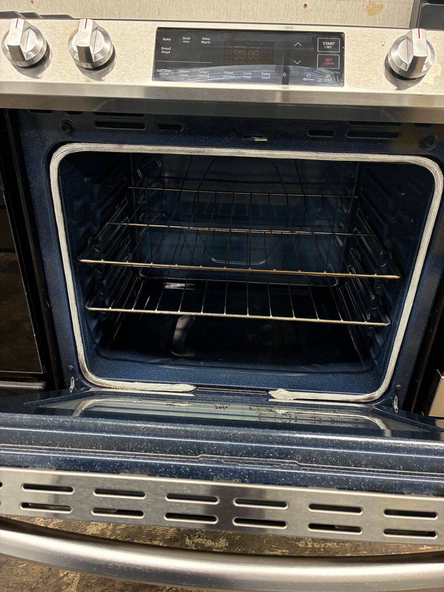 Samsung induction  electric stainless steel range 5 burner 30 inch