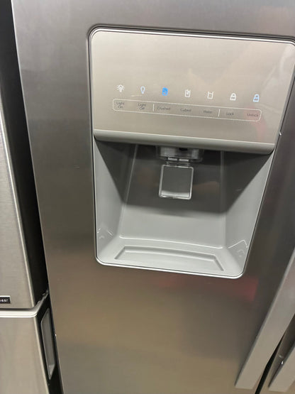 Whirlpool side by side refrigerator stainless steel 36” water dispenser ice maker