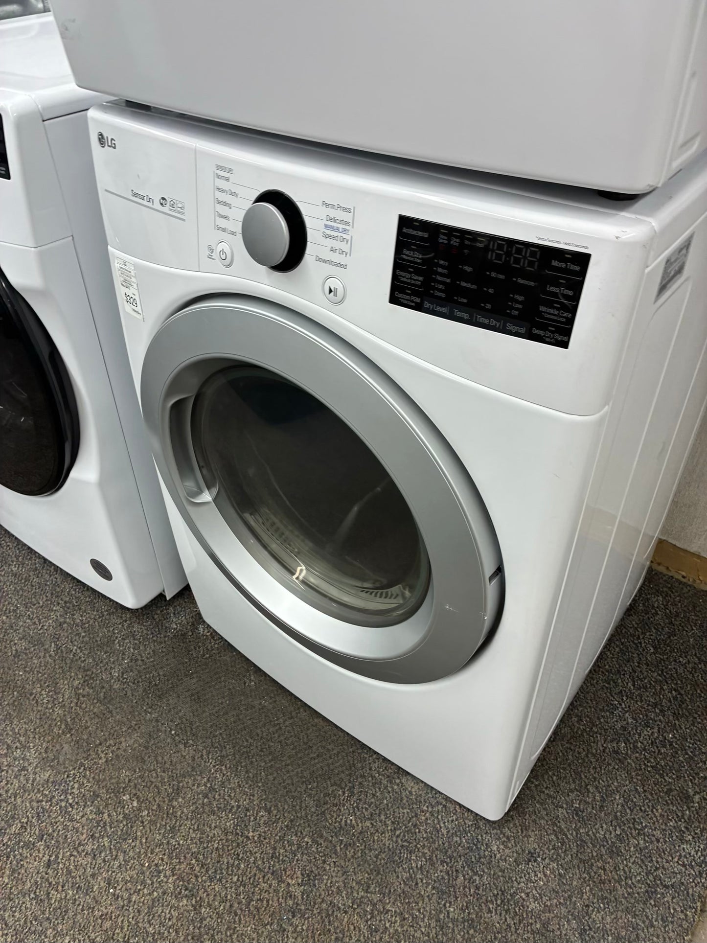 LG Electric Dryer 27” white