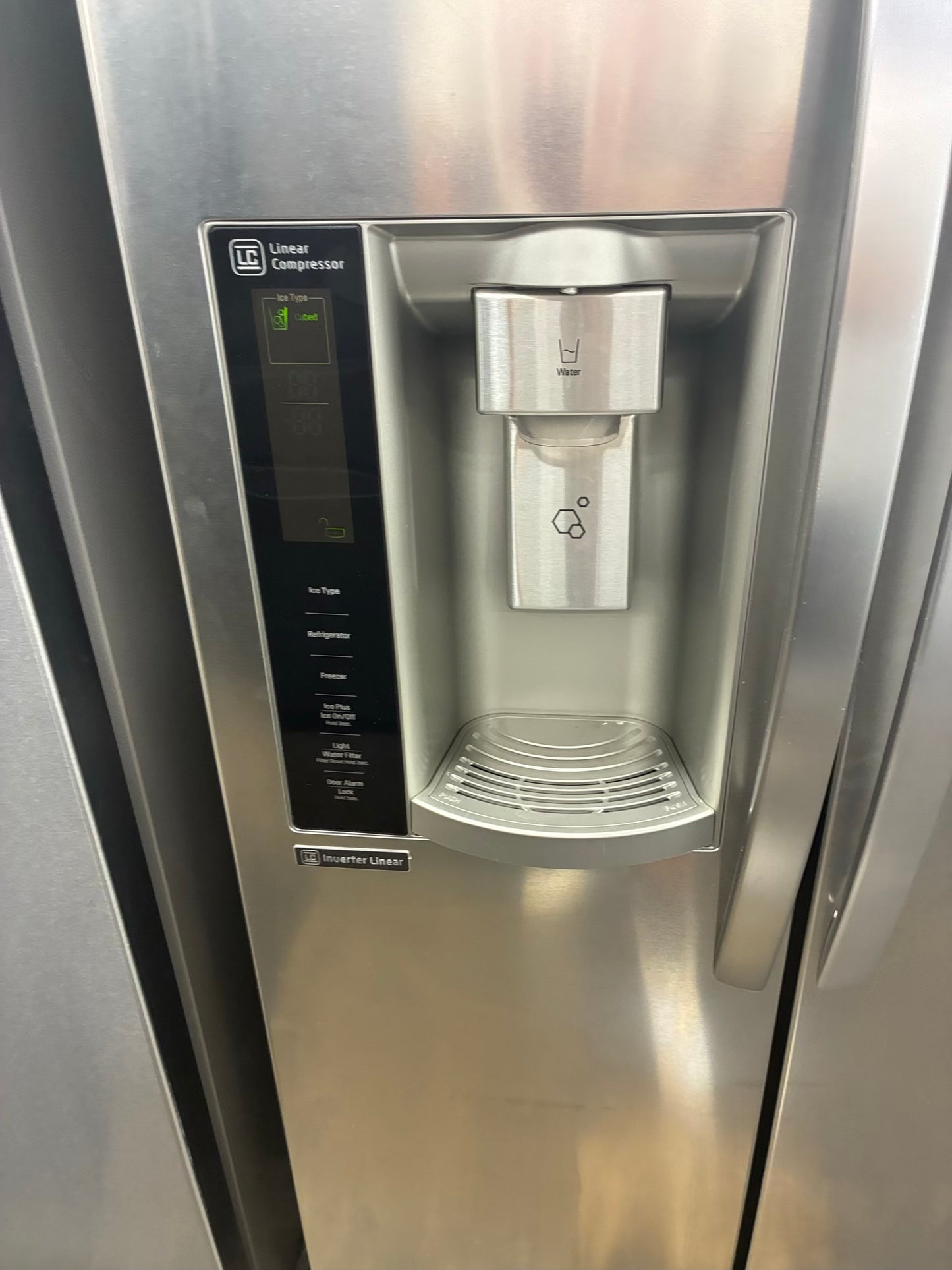 LG side by side refrigerator stainless steel 36” ice maker water dispenser ice maker