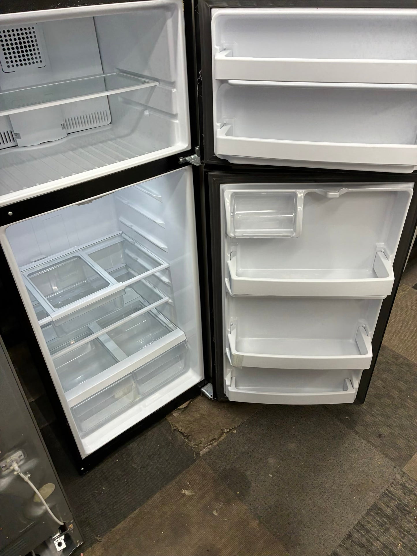 GE Top Freezer Refrigerator 30” black