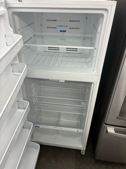 Frigidaire Top Freezer Refrigerator 30” white