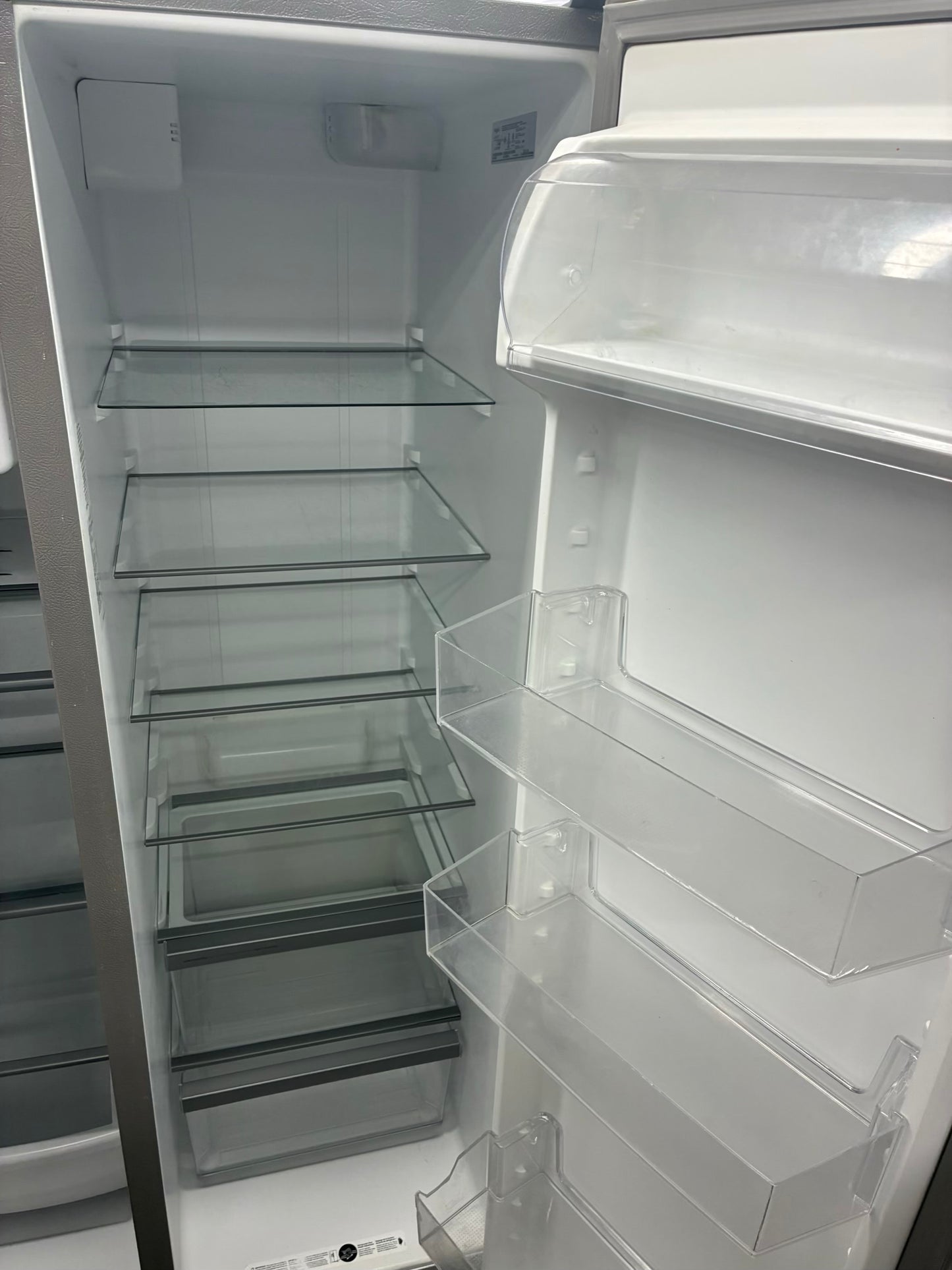 Whirlpool side by side refrigerator stainless steel 36” ice maker water dispenser ice maker