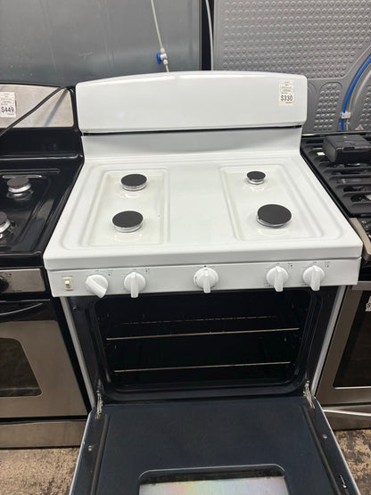 GE Gas Range white color  4 Burners 30”