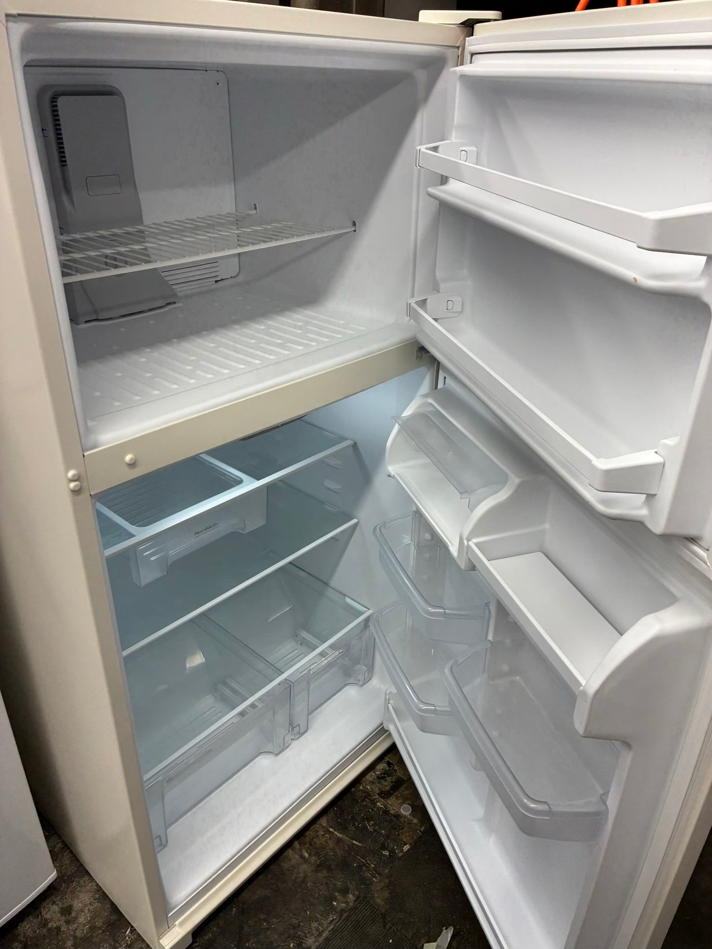 Whirlpool top freezer refrigerator beige 33”