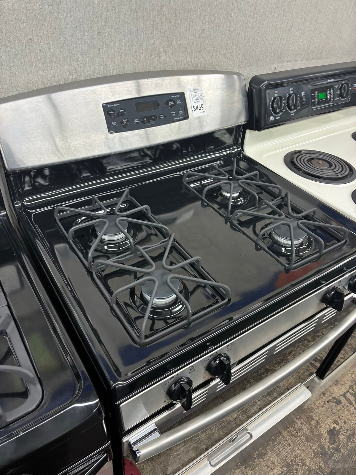 GE Gas Range Black 4 Burners 30”