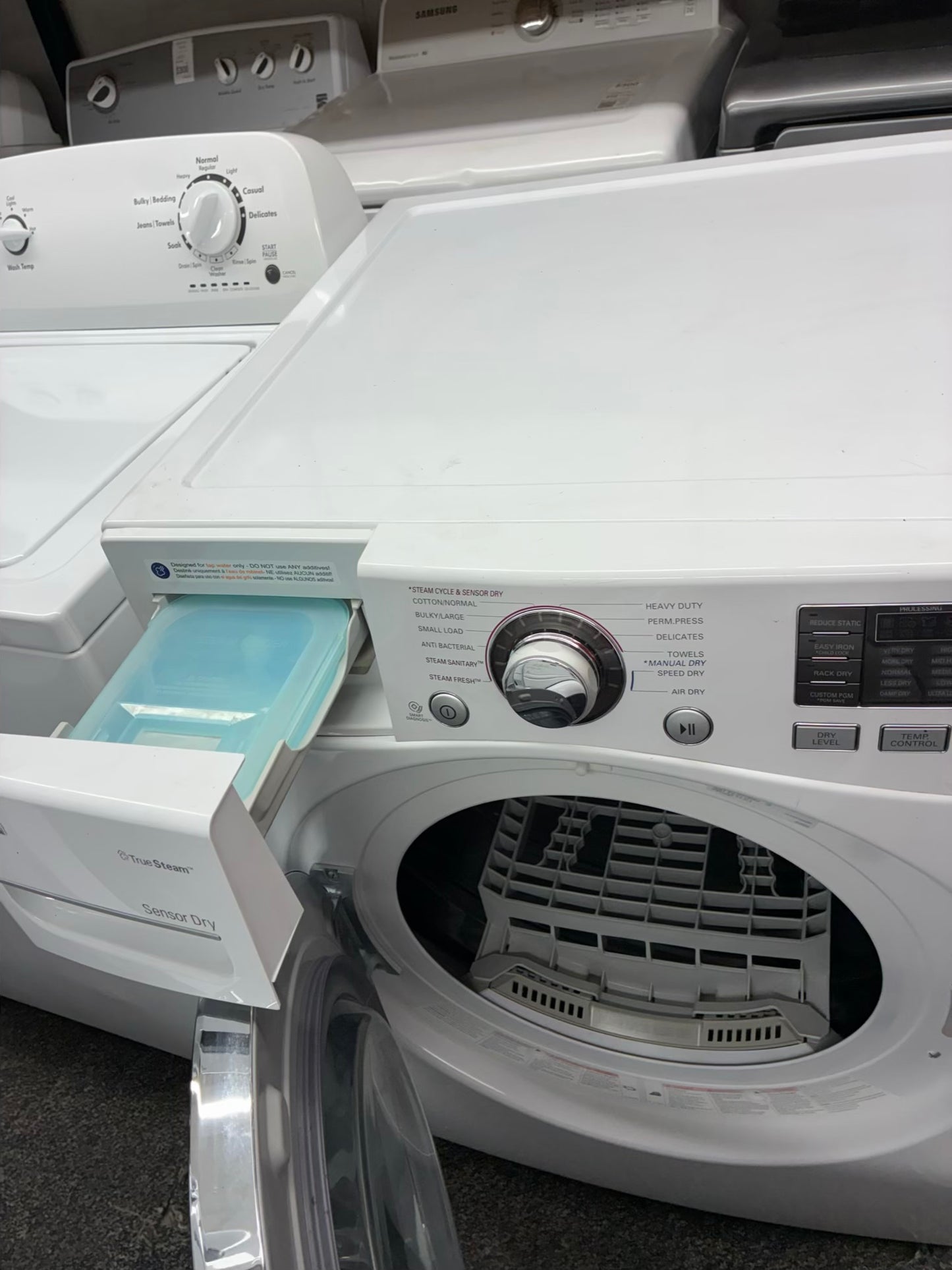 LG Electric Dryer 27” white front load